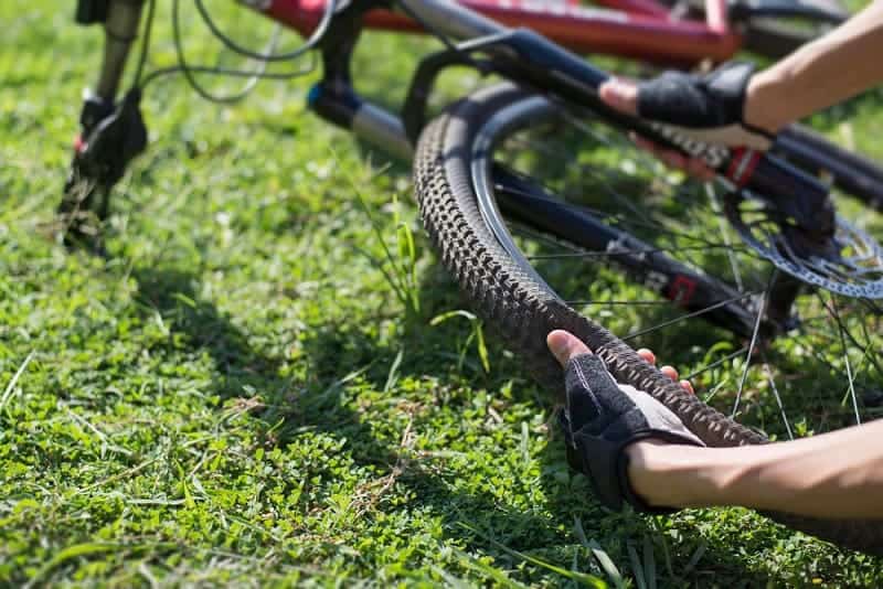 where to pump a bike tire for free