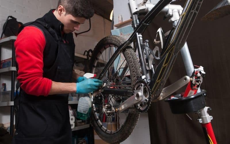 clean and dry your bike after riding through wet trails